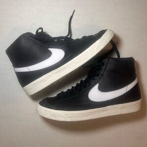 Nike Blazer Mid ’77 Black